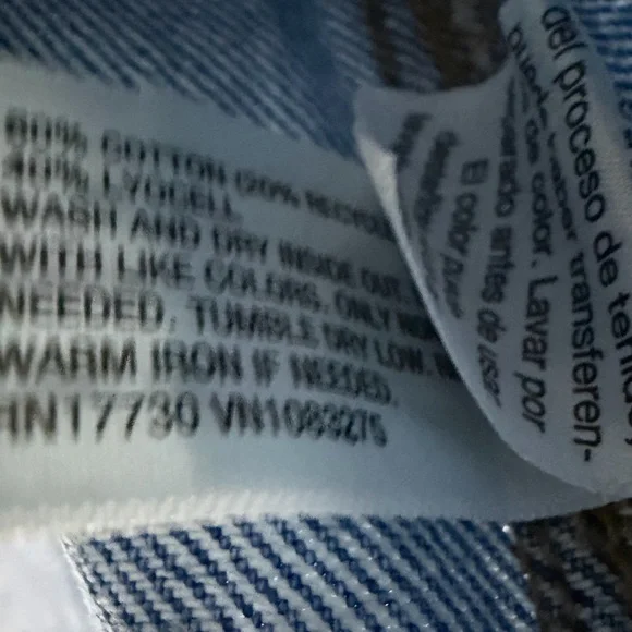 Universal Thread Women's Valentine's Day Relaxed Embellished Denim Shirt - XL - Picture 7 of 9